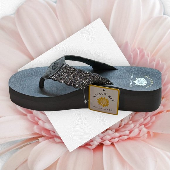 NIB Gray Yellow Box Boem Mellow Mat Sandals - Picture 3 of 4